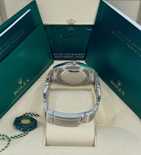 Rolex Oyster Perpetual 124300